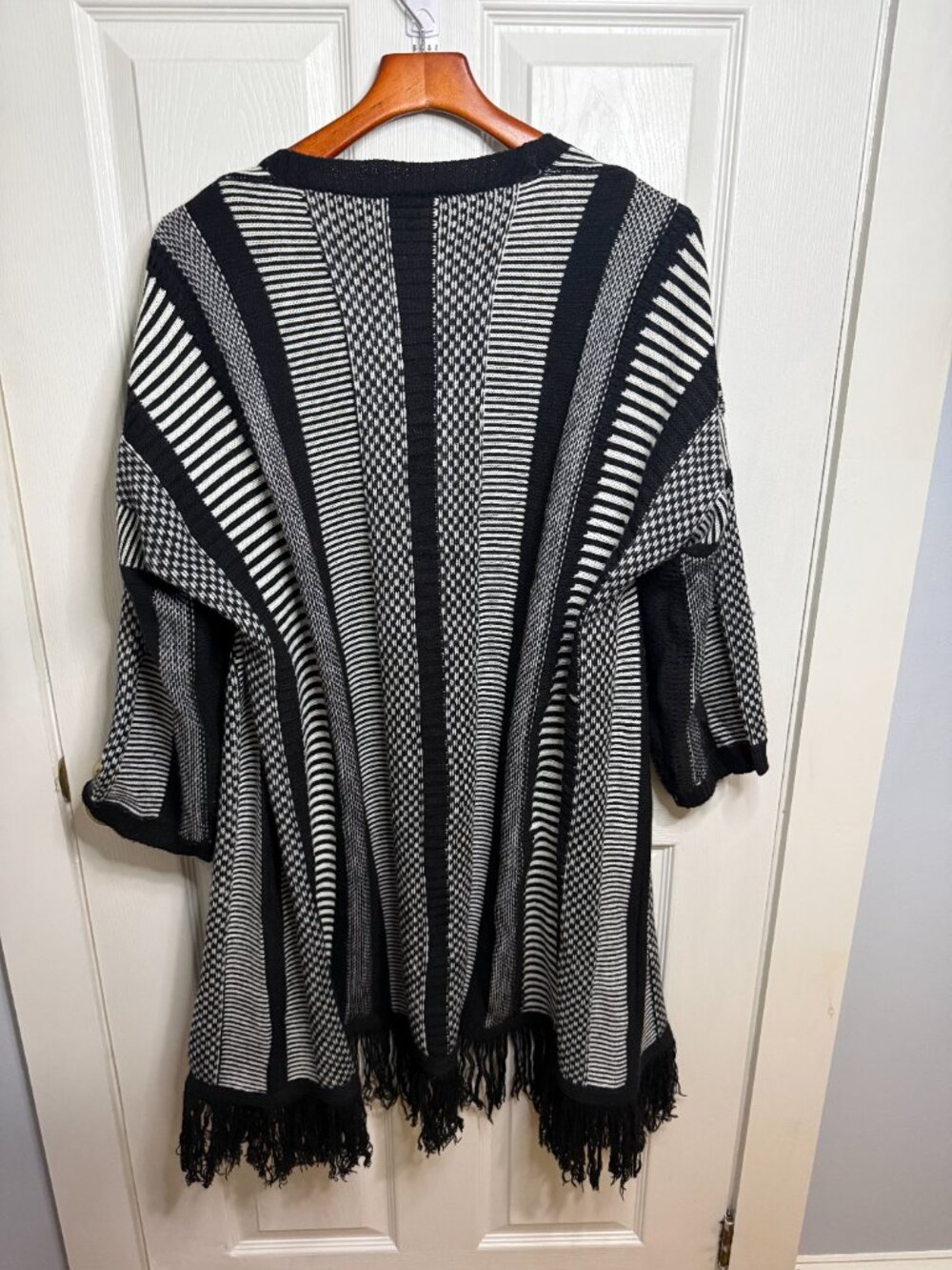 Express Black White Geometric Fringe Cardigan Sweater Coat One Size - Picture 2 of 2